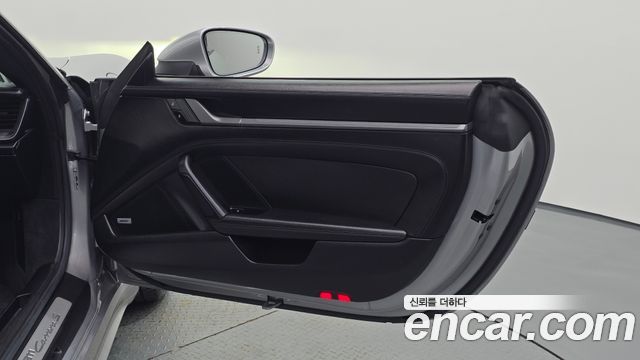 Porsche 911 2021 — photo 15