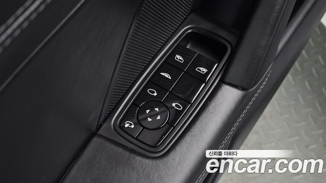 Porsche 911 2021 — photo 29