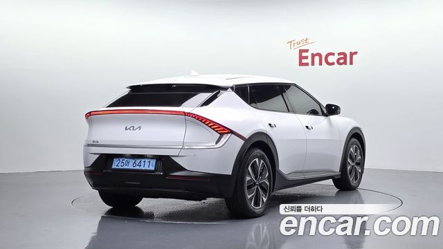 Kia EV6 2023 — photo 2