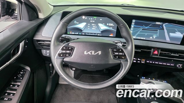 Kia EV6 2023 — photo 19