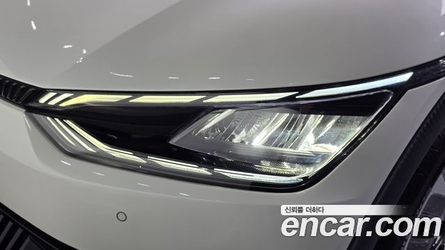 Kia EV6 2023 — photo 8