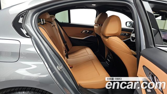 BMW 3-Series 2026 — photo 18