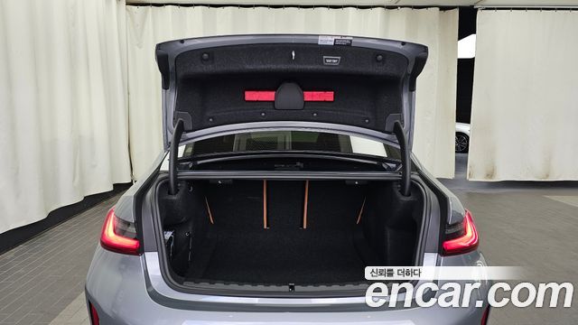 BMW 3-Series 2026 — photo 26