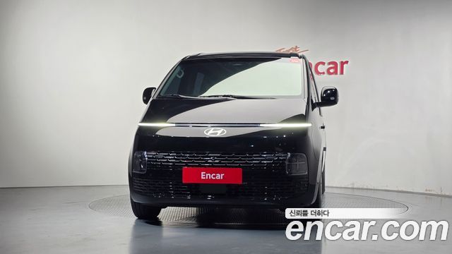Hyundai Staria 2025 — photo 3