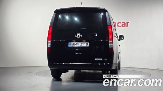 Hyundai Staria 2025 — photo 4