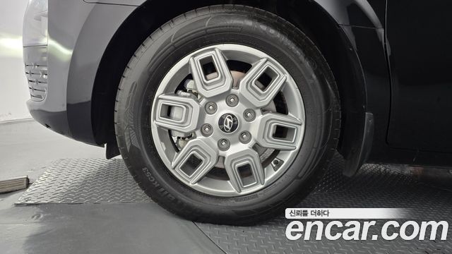 Hyundai Staria 2025 — photo 5