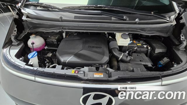 Hyundai Staria 2025 — photo 6