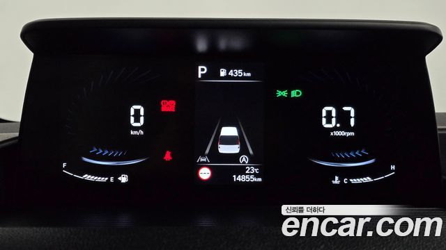 Hyundai Staria 2025 — photo 11