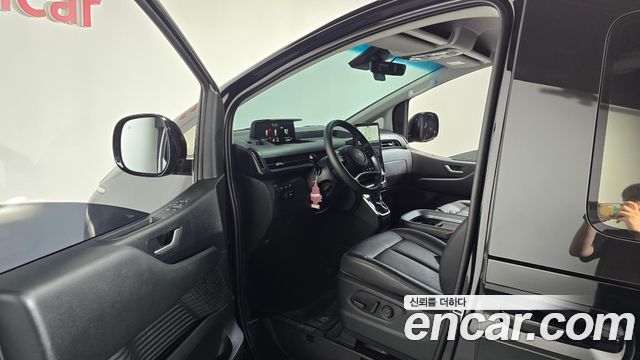 Hyundai Staria 2025 — photo 13