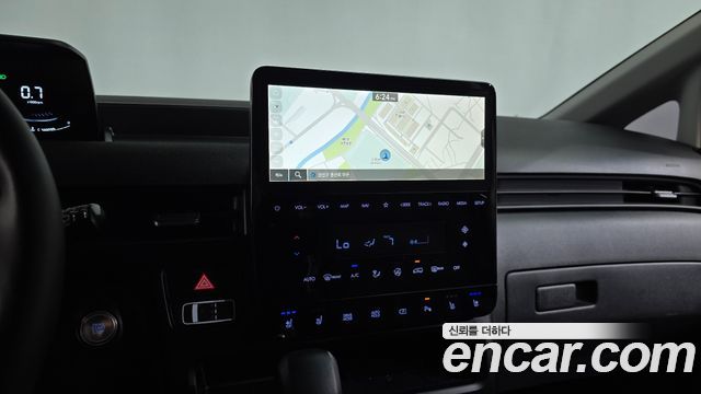Hyundai Staria 2025 — photo 18