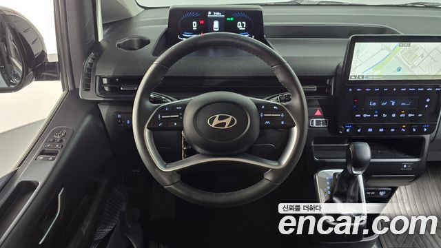 Hyundai Staria 2025 — photo 19