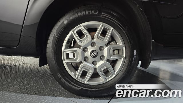 Hyundai Staria 2025 — photo 7
