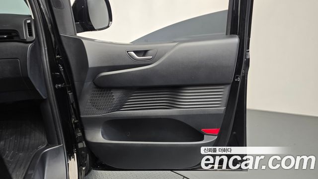 Hyundai Staria 2025 — photo 15