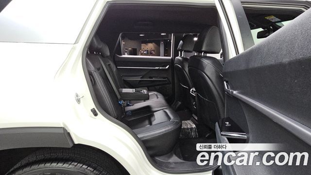 KG Mobility Torres 2023 — photo 18