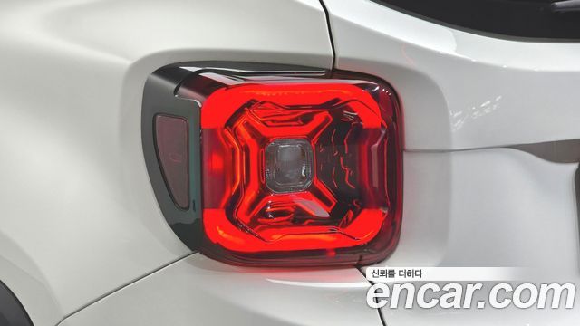 Jeep Renegade 2020 — photo 9