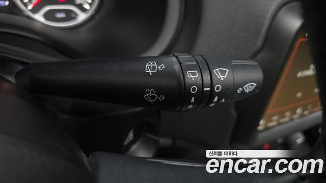 Jeep Renegade 2020 — photo 29