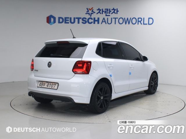 Volkswagen Polo 2015 — photo 2