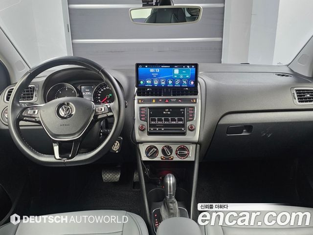 Volkswagen Polo 2015 — photo 7
