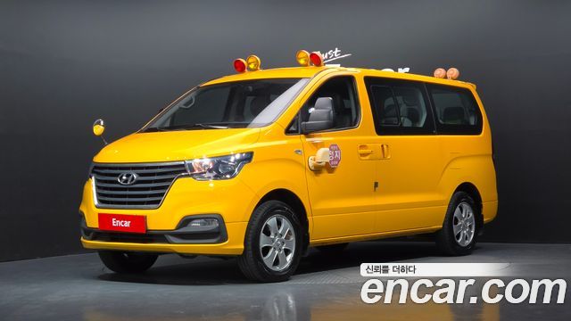Hyundai Starex 2019 — photo 1
