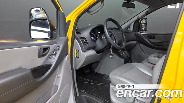 Hyundai Starex 2019 — photo 10