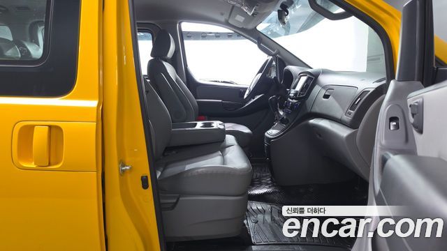 Hyundai Starex 2019 — photo 11