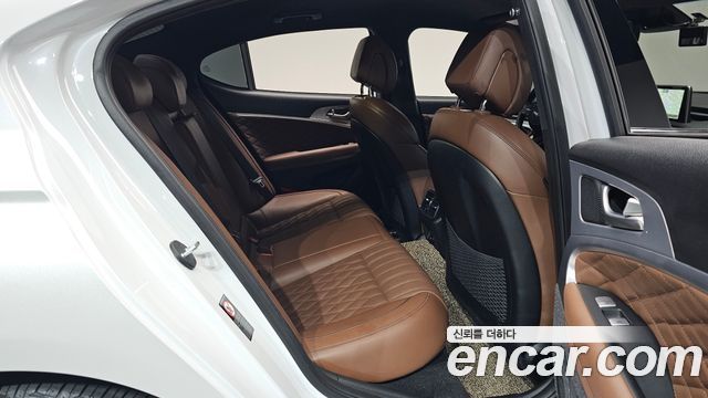 Genesis G70 2019 — photo 17