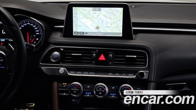 Genesis G70 2019 — photo 23