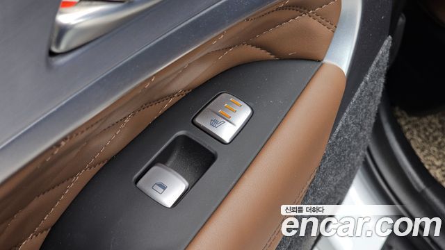 Genesis G70 2019 — photo 29