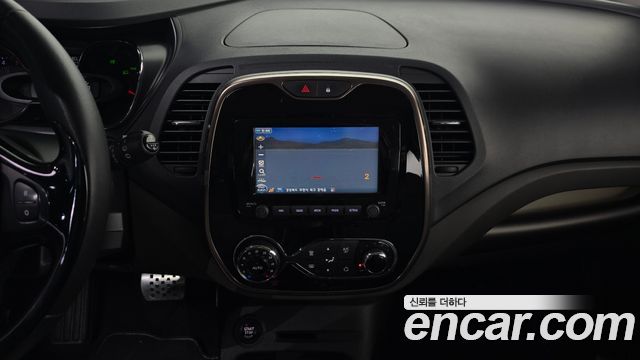 Renault Korea QM3 2017 — photo 19