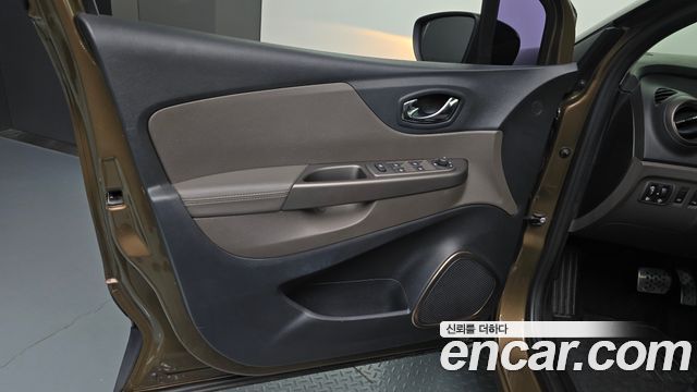 Renault Korea QM3 2017 — photo 14