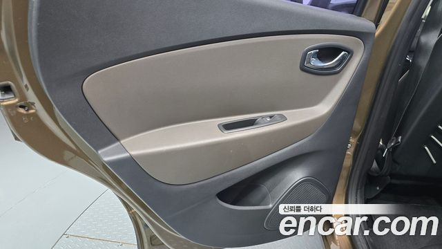 Renault Korea QM3 2017 — photo 15