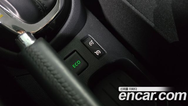 Renault Korea QM3 2017 — photo 27