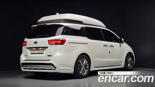 Kia Canival 2017 — photo 2