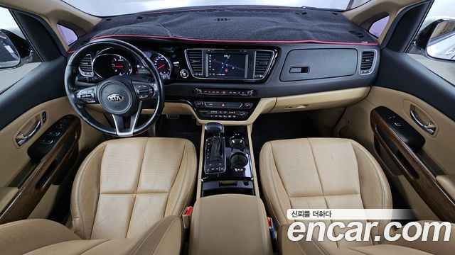 Kia Canival 2017 — photo 10
