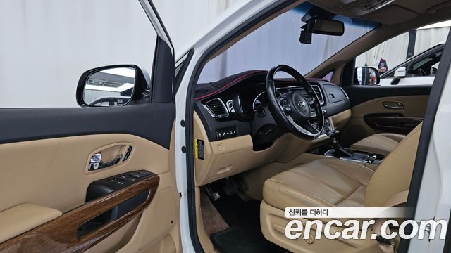 Kia Canival 2017 — photo 13