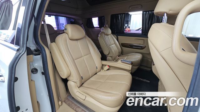 Kia Canival 2017 — photo 18