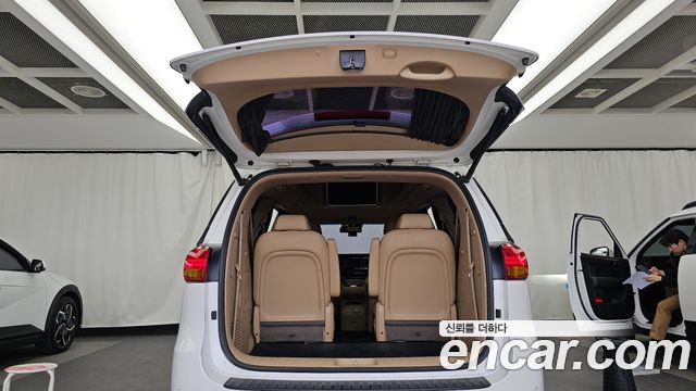 Kia Canival 2017 — photo 26