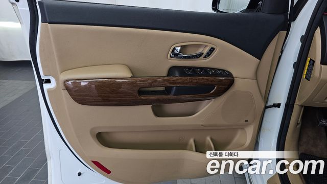 Kia Canival 2017 — photo 14