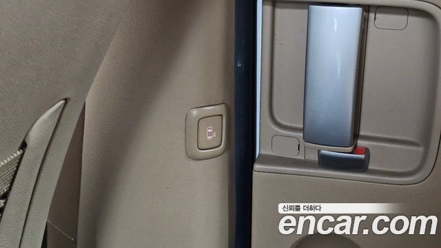 Kia Canival 2017 — photo 36