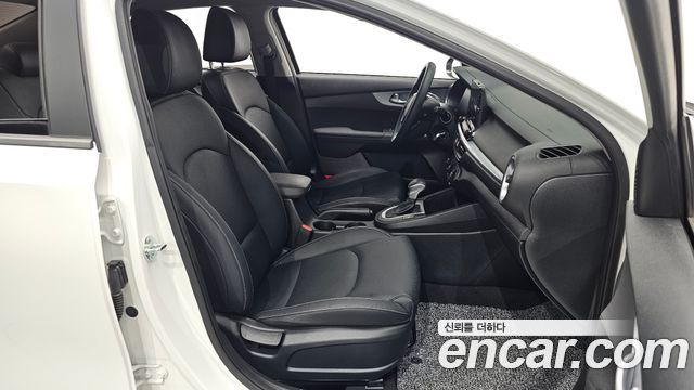 Kia K3 2024 — photo 12