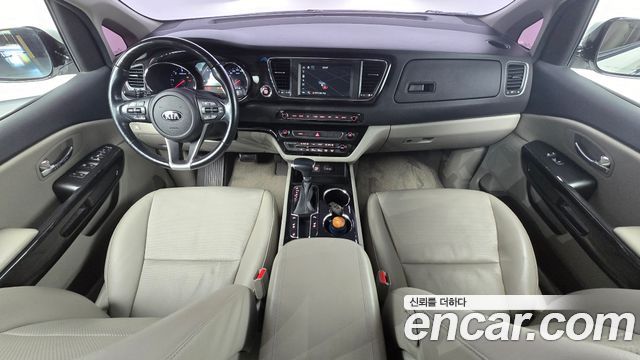 Kia Canival 2019 — photo 10