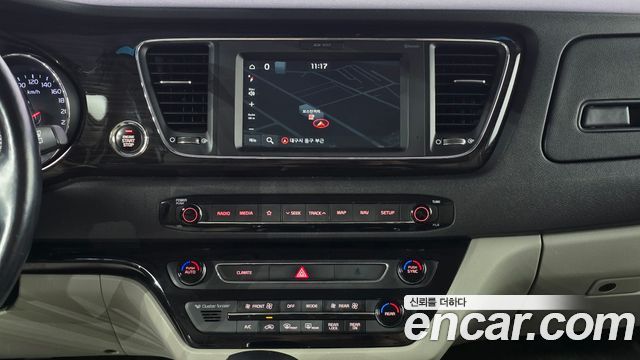 Kia Canival 2019 — photo 22