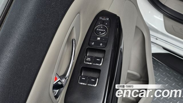 Kia Canival 2019 — photo 24