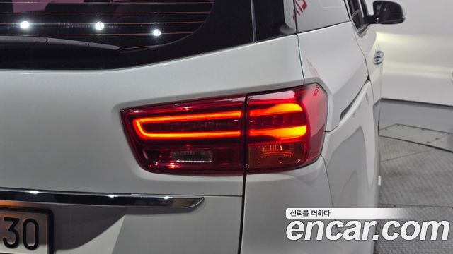 Kia Canival 2019 — photo 9