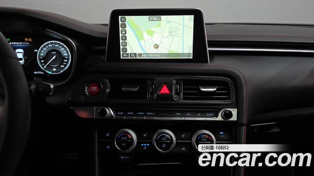 Genesis G70 2019 — photo 14