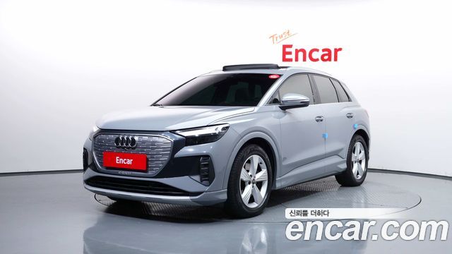 Audi Q4 e-tron 2022 — photo 1