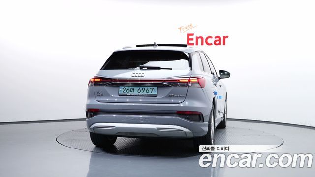 Audi Q4 e-tron 2022 — photo 4