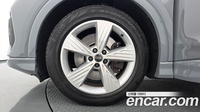Audi Q4 e-tron 2022 — photo 5