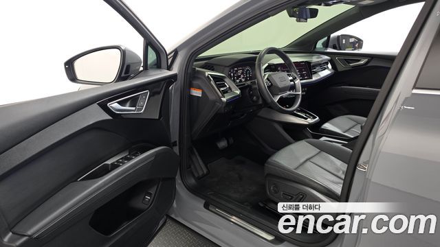 Audi Q4 e-tron 2022 — photo 10