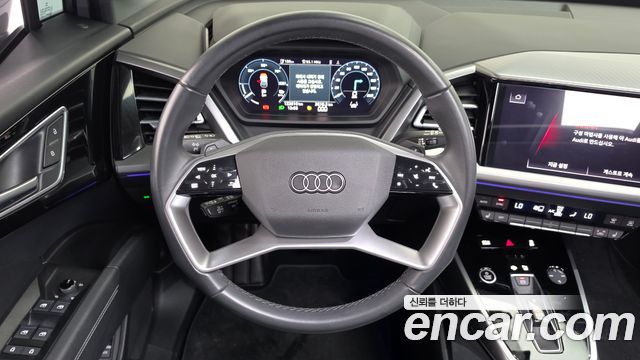 Audi Q4 e-tron 2022 — photo 14